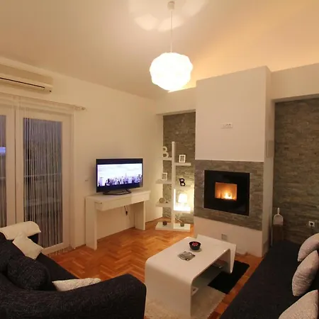 شقة With Wifi Lovran, Opatija - 14181