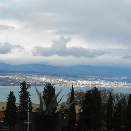 With Wifi Lovran, Opatija - 14181 شقة لوفغان